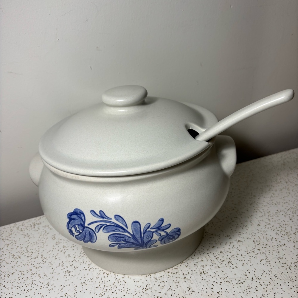 Vintage Pfaltzgraff Yorktowne soup tureen with lid and ladle